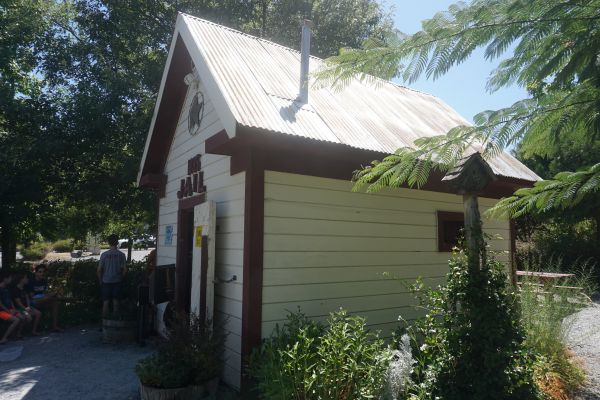 [Picture of Groveland Jail side]